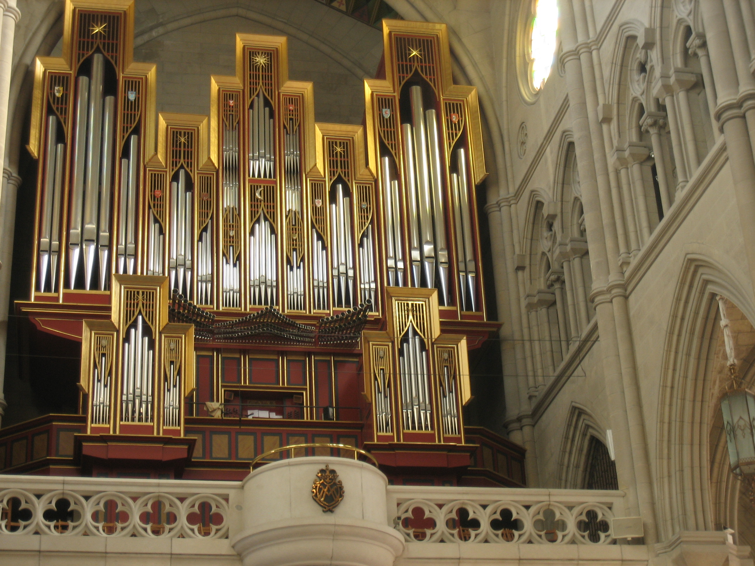 Интегрированный орган. Органный концерт в Великобритании католический храм.